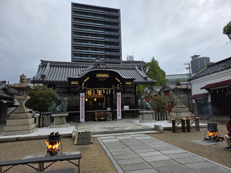 神社正面